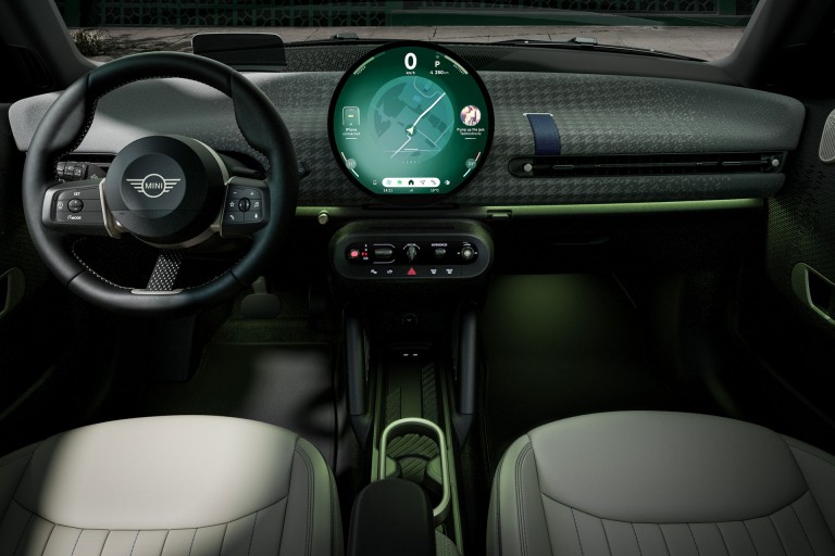 MINI 100% eléctrico - sostenibilidad - alternativas al cuero