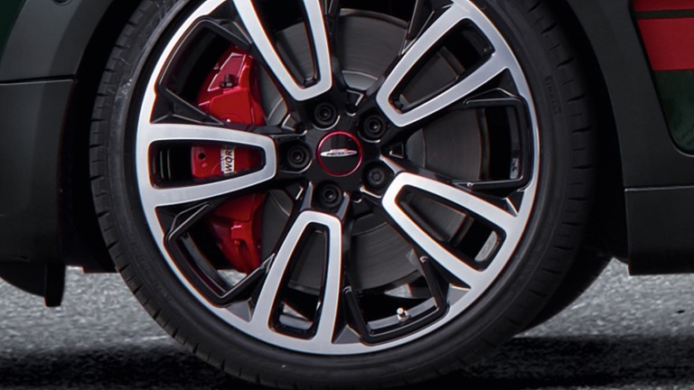 MINI John Cooper Works –  llantas de aleación ligera de 18” – frenos de 18” 